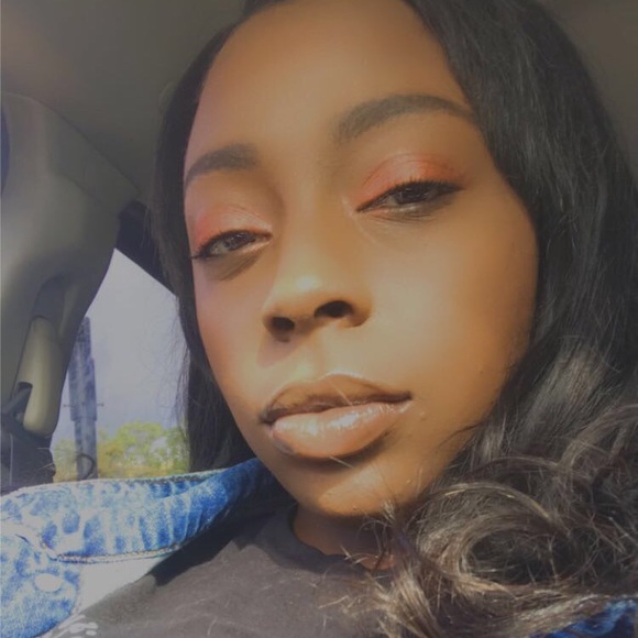 Meet your Posher, Jazmine - Picture 1 of 1